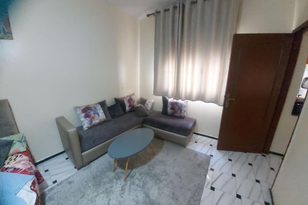 Appartement Au Centre De Tanger Nejma Bagian luar foto